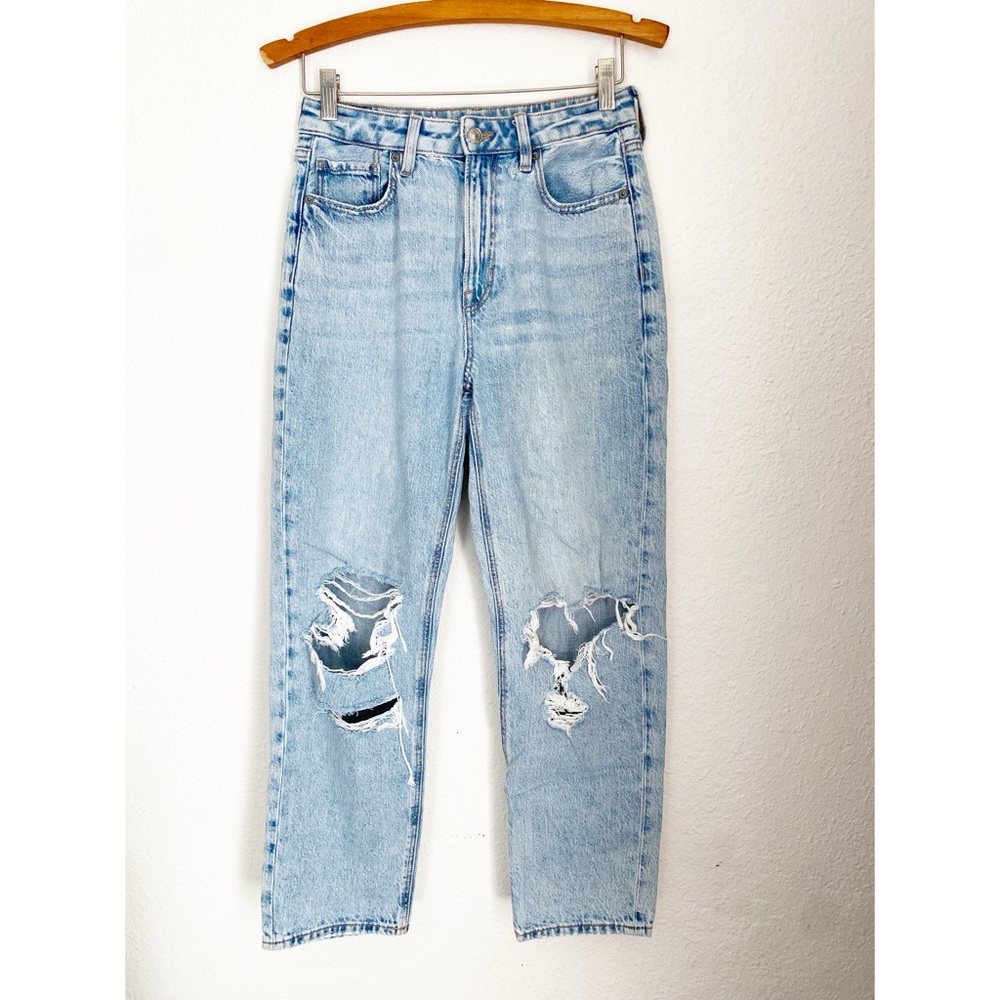 AE Distressed Mom Straight Jean 6 Regular